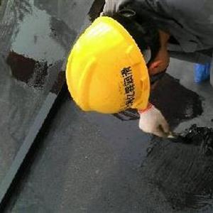 合肥乐天高效物流管理有限公司员工在施工